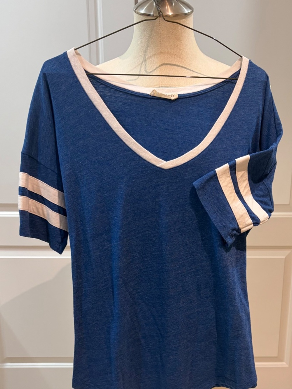 78 & Sunny Blue Varsity Stripe V-Neck Tee Women’s Medium